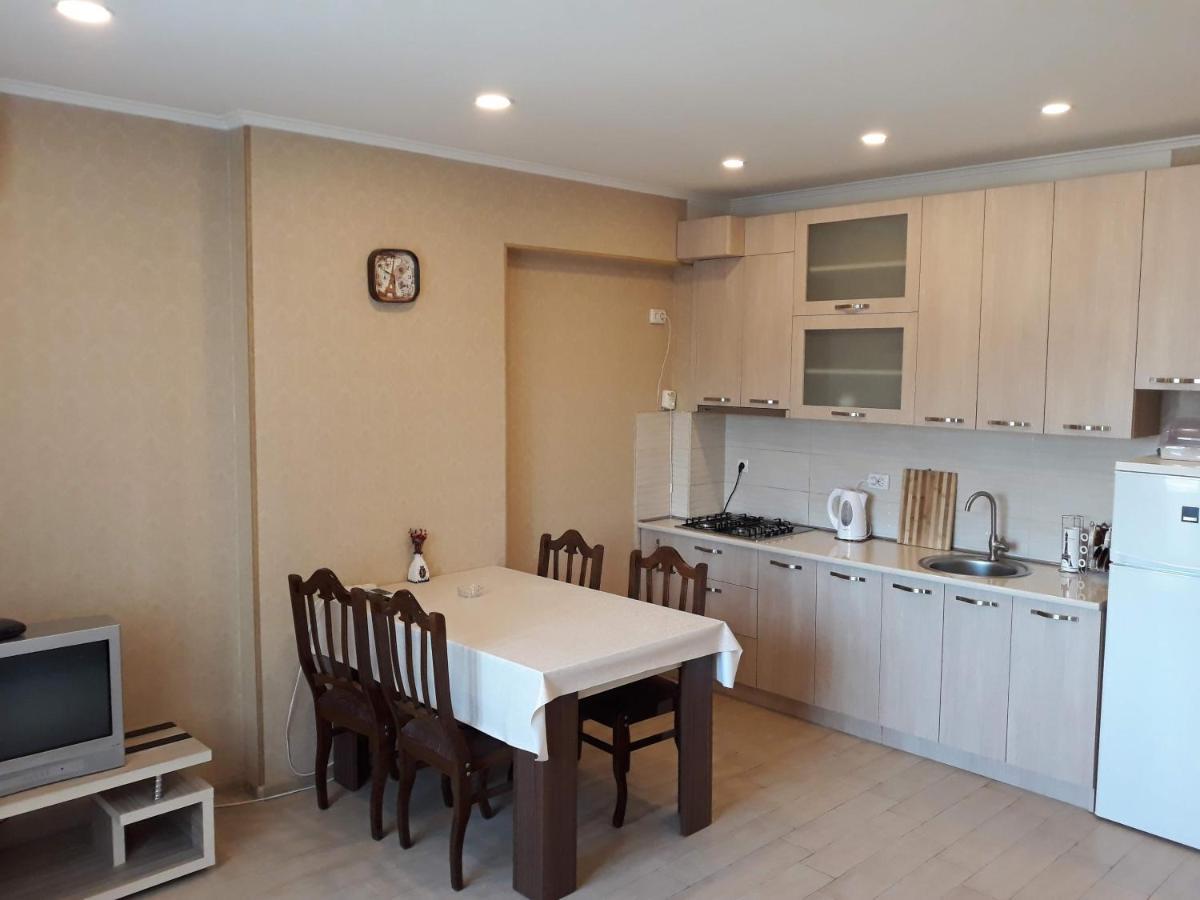 Grigol'S Apartament Tbilisi Ngoại thất bức ảnh